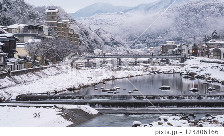 三朝温泉 の雪景色 三朝温泉 の雪景色 123806166