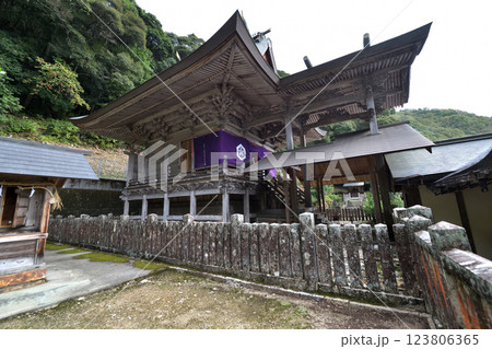 岡山市建部町 志呂神社の本殿 秋祭りの日 岡山市建部町 志呂神社の本殿 秋祭りの日 123806365