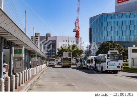 岡山駅・東口バスターミナル／岡山県岡山市北区駅元町1 123808302
