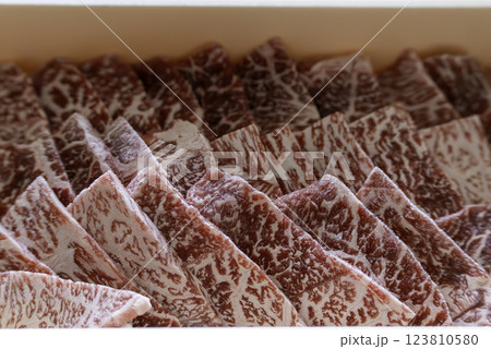 国産和牛霜降り 123810580
