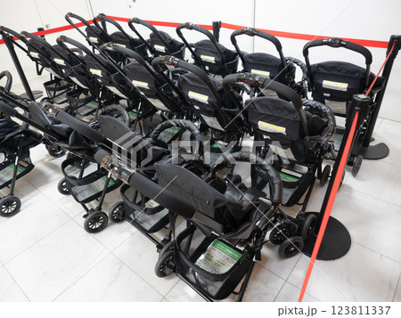 貸出用のベビーカー 貸出用のベビーカー 123811337