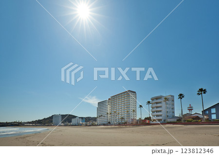 鴨川市の海岸 123812346