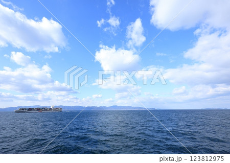 【南海フェリー】「フェリーあい」からの景色(南海四国ライン:徳島港〜和歌山港) 【南海フェリー】「フェリーあい」からの景色(南海四国ライン:徳島港〜和歌山港) 123812975