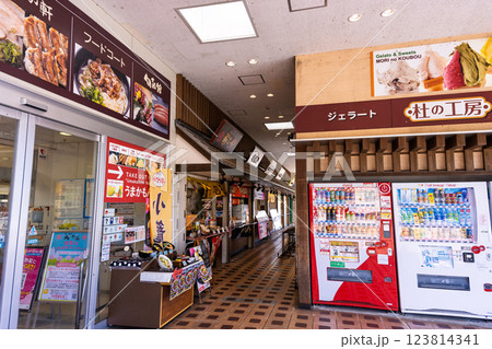 サービスエリア店舗風景「九州自動車道  宮原サービスエリア(下り線)」八代郡氷川 123814341