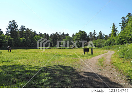 箕輪城の本丸跡【群馬県高崎市】 箕輪城の本丸跡【群馬県高崎市】 123814745