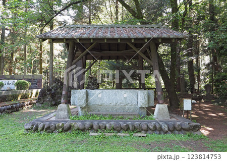 箕輪城 御前曲輪の井戸跡【群馬県高崎市】 箕輪城 御前曲輪の井戸跡【群馬県高崎市】 123814753