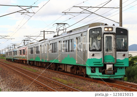 信越本線を行くえちごトキめき鉄道ET127系電車（長岡花火開催に伴う臨時運行） 123815015