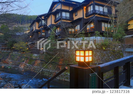 湯あかり（黒川温泉・熊本県南小国町） 123817316