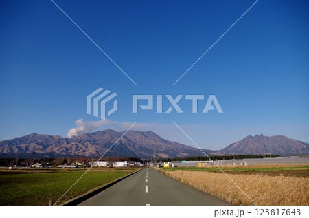 南阿蘇　高森町より阿蘇五岳 123817643