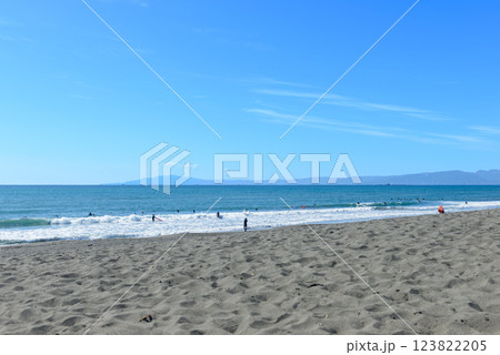 湘南・ 茅ヶ崎の海岸 湘南・ 茅ヶ崎の海岸 123822205
