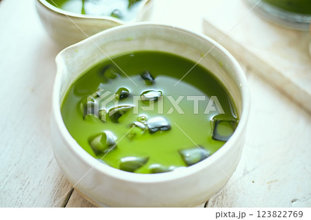 Close up pure matcha green tea 123822769