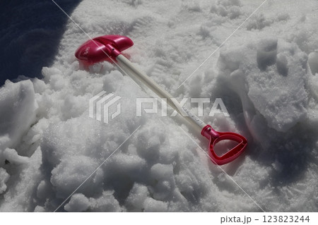 雪かき 除雪スコップ 123823244