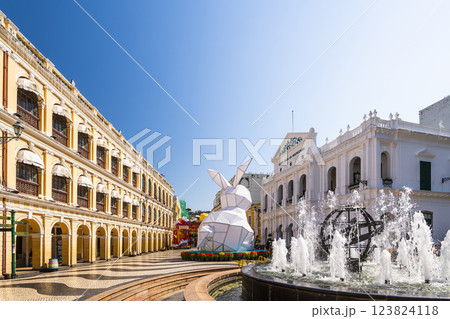 Senado Square(Largo do Senado) in Macau, China, includes the Holy House of Mercy and other historical buildings and is a UNESCO World Heritage Site. Senado Square(Largo do Senado) in Macau, China, includes the Holy House of Mercy and other historical buildings and is a UNESCO World Heritage Site. 123824118