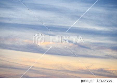 春の夕焼け 夕焼け 夕暮れ 春の空 空だけ 【神奈川県】 春の夕焼け 夕焼け 夕暮れ 春の空 空だけ 【神奈川県】 123825591