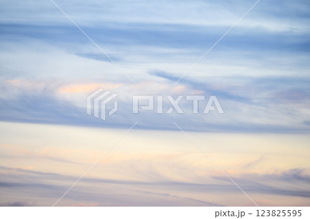 春の夕焼け 夕焼け 夕暮れ 春の空 空だけ 【神奈川県】 春の夕焼け 夕焼け 夕暮れ 春の空 空だけ 【神奈川県】 123825595