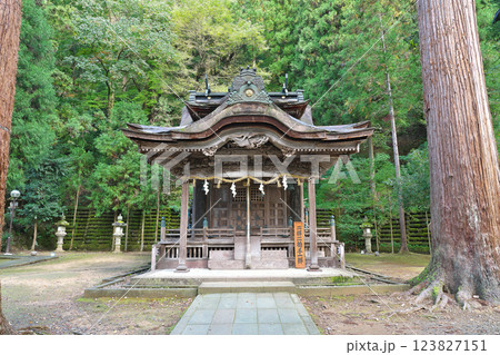 【大瀧神社 (岡太神社)】 福井県越前市大滝町 【大瀧神社 (岡太神社)】 福井県越前市大滝町 123827151