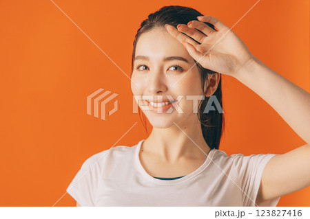 ホットヨガイメージ 123827416