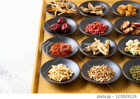 様々な漢方食材 様々な漢方食材 123829129