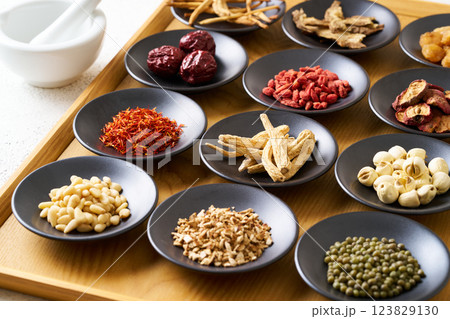 様々な漢方食材 様々な漢方食材 123829130