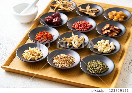 様々な漢方食材 様々な漢方食材 123829131