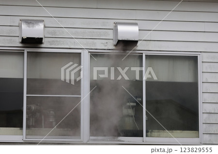 排気ダクト 123829555