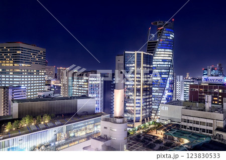 名古屋市、名古屋駅から眺める駅前のビル群 名古屋市、名古屋駅から眺める駅前のビル群 123830533
