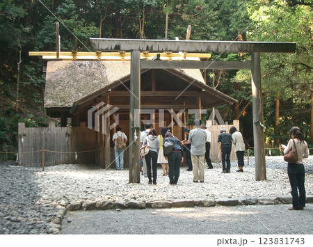 伊勢神宮外宮の土宮（三重県伊勢市） 123831743