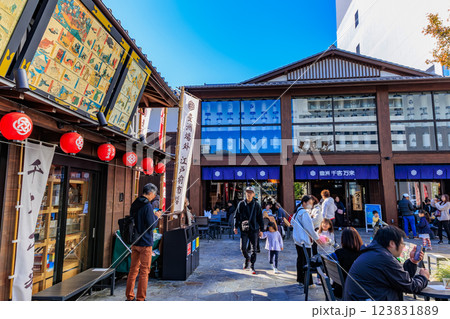 東京　江東区　豊洲市場場外にオープンした 豊洲 千客万来 123831889