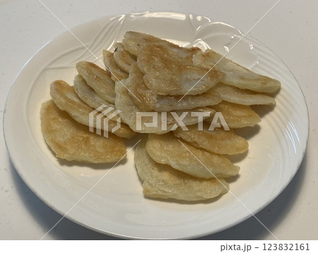 "Fried Moo (Radish) Pancake: A Crispy Korean Delight" 123832161