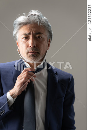 ビジネス　男性	 123832238