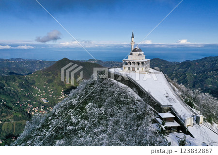 Footage of the mosque on Rize Qibla Mountain, also known as the mountain mosque and prayer hill, a tourist center visited by many people. Footage of the mosque on Rize Qibla Mountain, also known as the mountain mosque and prayer hill, a tourist center visited by many people. 123832887