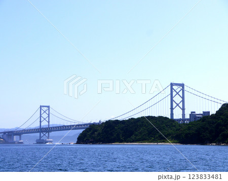 岬越しに見た大橋 岬越しに見た大橋 123833481