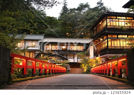 有名な宿　ジブリ　積善館 123835924