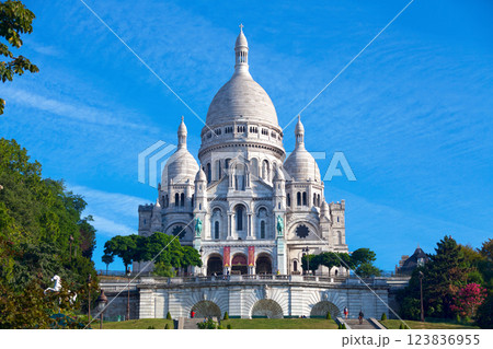 The Sacre-Coeur Basilica in Paris The Sacre-Coeur Basilica in Paris 123836955