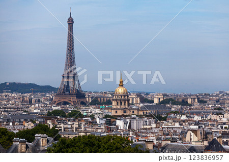 Aerial view of the Hotel des Invalides, the Eiffel Tower and to Palais de Chaillot in Paris Aerial view of the Hotel des Invalides, the Eiffel Tower and to Palais de Chaillot in Paris 123836957
