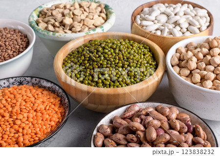 Organic mix of pulses and mung beans for healthy eating Organic mix of pulses and mung beans for healthy eating 123838232