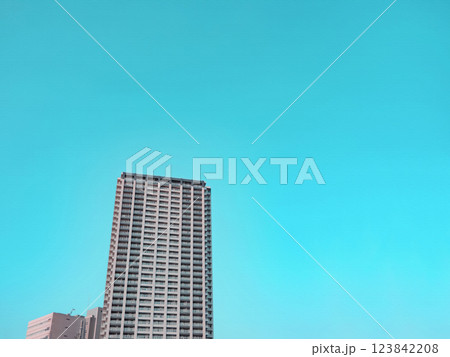 マンションとビル。池袋。イラスト風の写真。 123842208