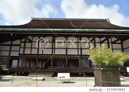 京都御所　快晴の清涼殿(京都市上京区) 123843641