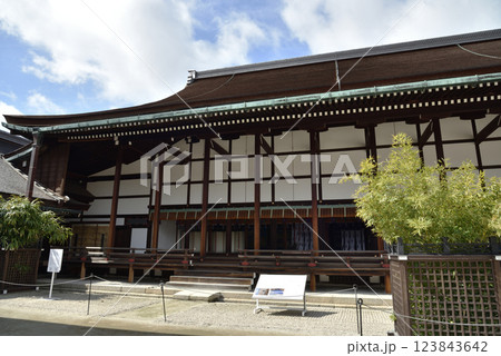 京都御所 快晴の清涼殿(京都市上京区) 京都御所 快晴の清涼殿(京都市上京区) 123843642
