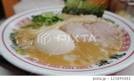 美味しそうな豚骨ラーメン 美味しそうな豚骨ラーメン 123845081