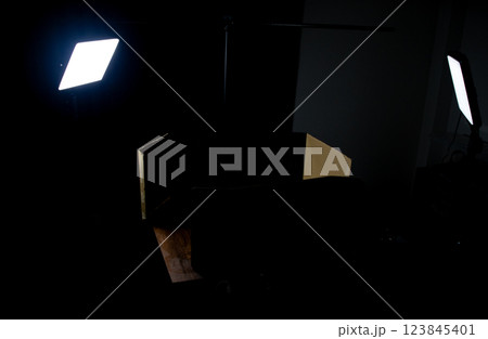 物撮りの撮影シーン 123845401