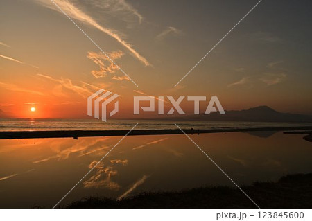 弓ヶ浜からの大山 123845600