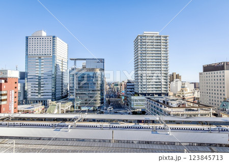 静岡市、静岡駅と南口のビル群の風景 静岡市、静岡駅と南口のビル群の風景 123845713