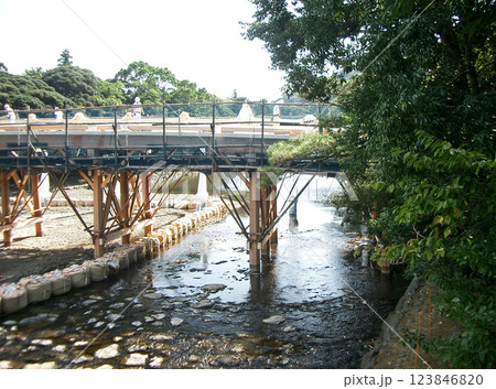 伊勢神宮内宮の宇治橋架け替え工事2009/9 123846820