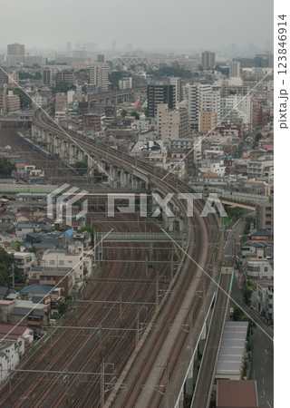 曲線の線路 123846914