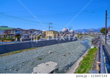 神奈川県秦野市の水無川から西側の風景(室町,富士山など) 123847144