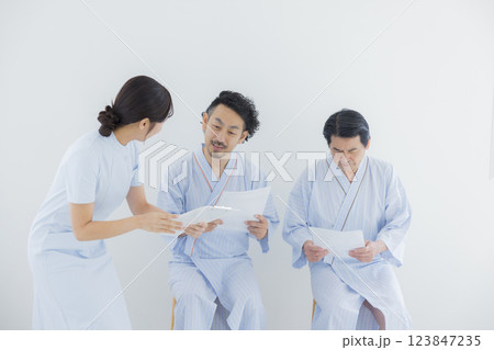 看護師、カウンセリング、人間ドック　　 123847235