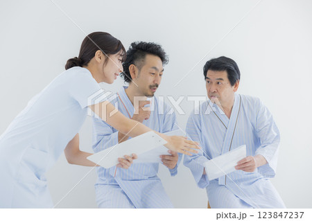 看護師、カウンセリング、人間ドック　　 123847237