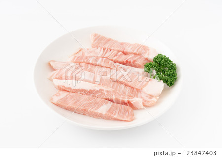 脂がのって美味しそうな豚トロ（ネック） 123847403