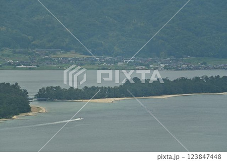 天橋立の廻旋橋 123847448
